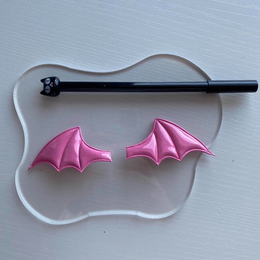 Devil Wings Pink Clips